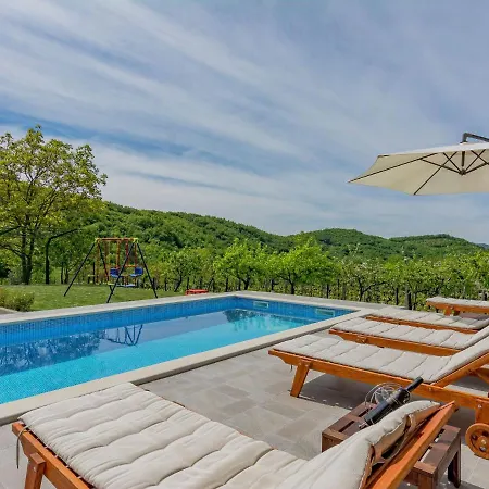 Apartment In Istria With Nature Views