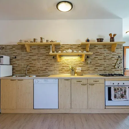 Spacious Apartment In Pazin With Pool Cerovlje