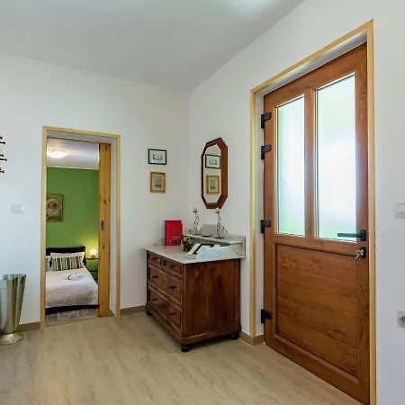 Spacious Apartment In Pazin With Pool * Cerovlje
