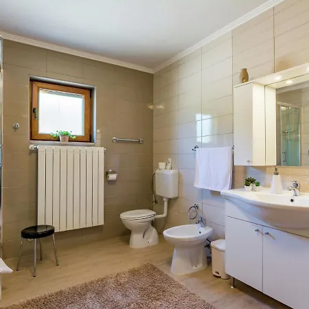 Spacious Apartment In Pazin With Pool * Cerovlje