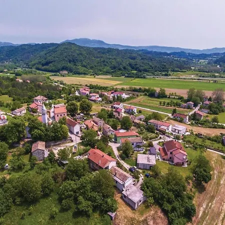 Spacious Apartment In Pazin With Pool * Cerovlje
